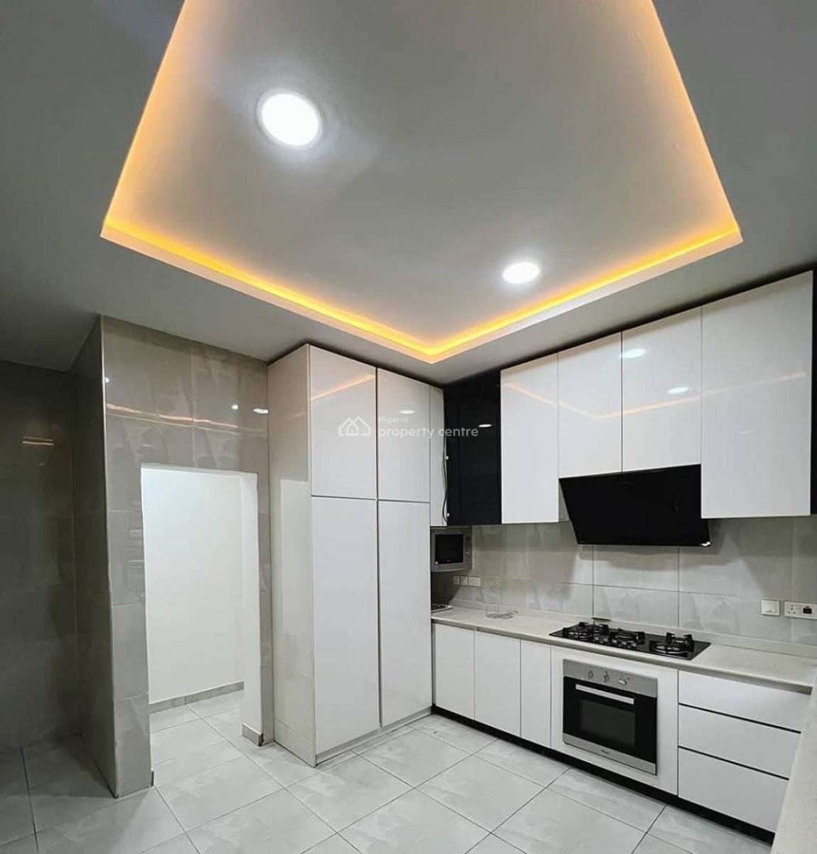 Spacious 4 Bedroom Terrace  Duplex with Bq, Lekki Phase 1, Lekki, Lagos, Terraced Duplex for Rent