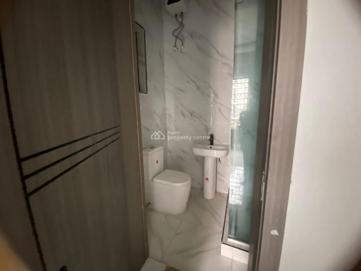 2bedroom Apartment, Off Freedom Way, Lekki Phase 1, Lekki, Lagos, Flat / Apartment for Rent