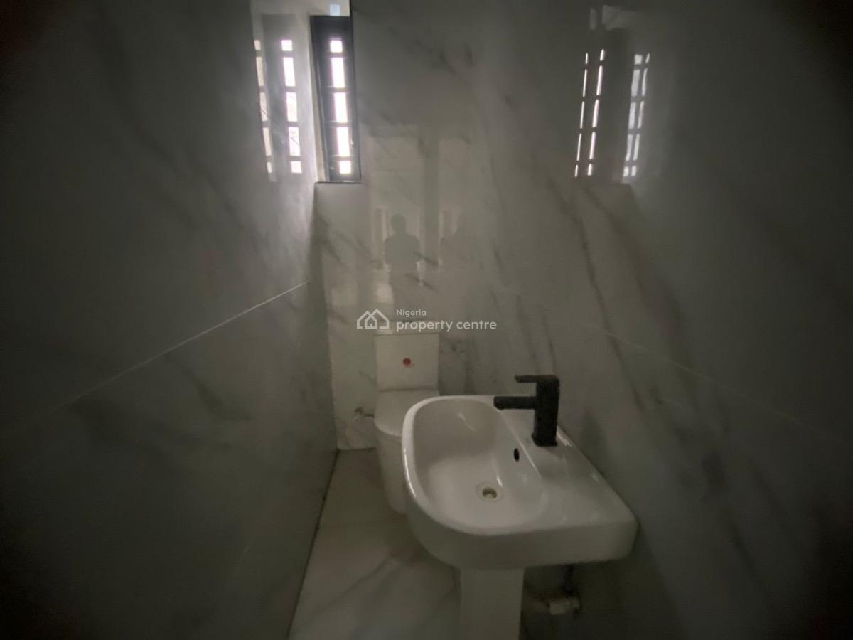 2bedroom Apartment, Off Freedom Way, Lekki Phase 1, Lekki, Lagos, Flat / Apartment for Rent