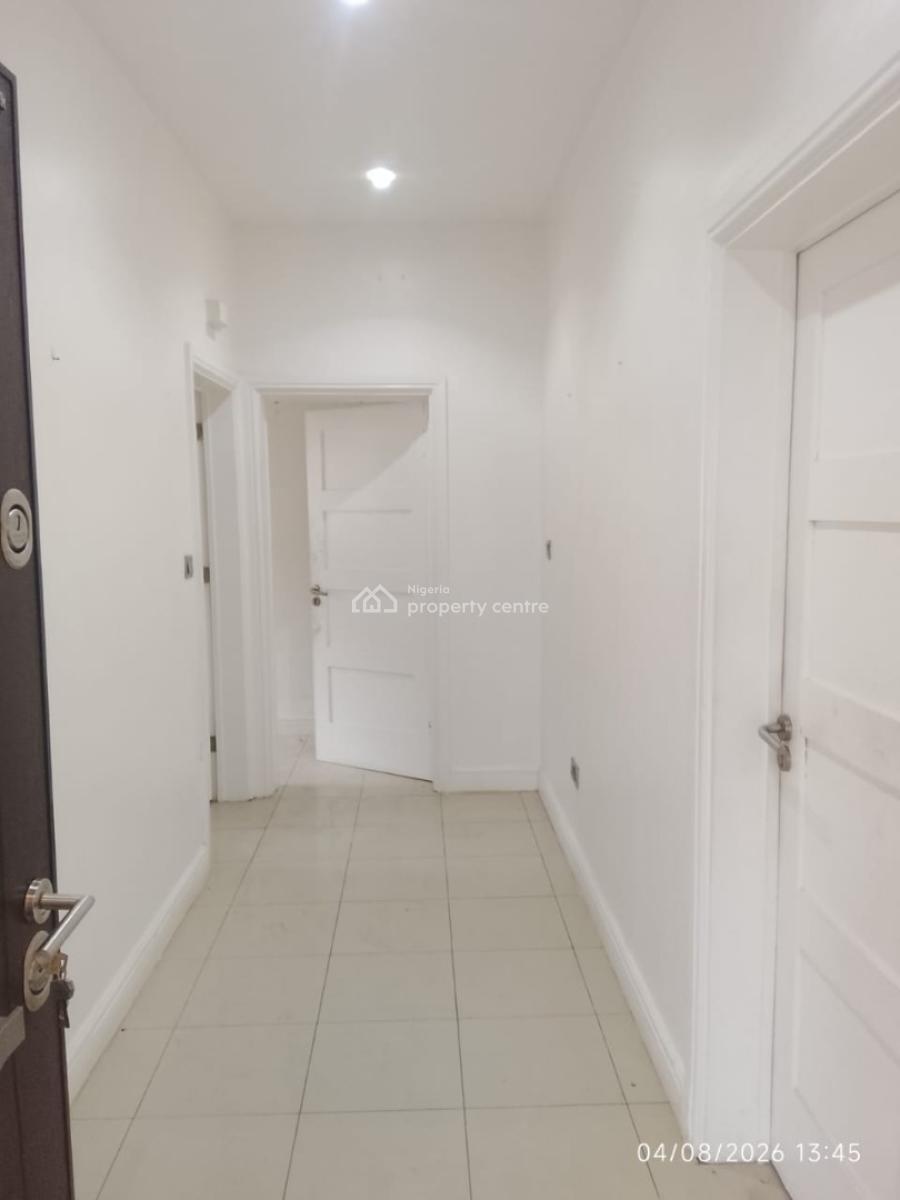 3-bedroom Commercial Apartment Upstairs with Big Balcony, Lekki Phase 1, Lekki, Lagos, Lekki Phase 1, Lekki, Lagos, Office Space for Rent