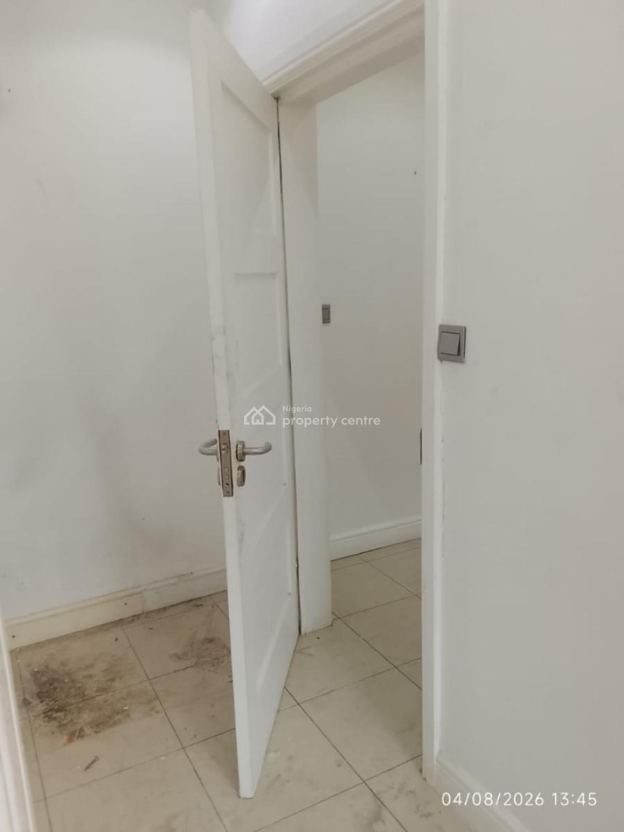 3-bedroom Commercial Apartment Upstairs with Big Balcony, Lekki Phase 1, Lekki, Lagos, Lekki Phase 1, Lekki, Lagos, Office Space for Rent