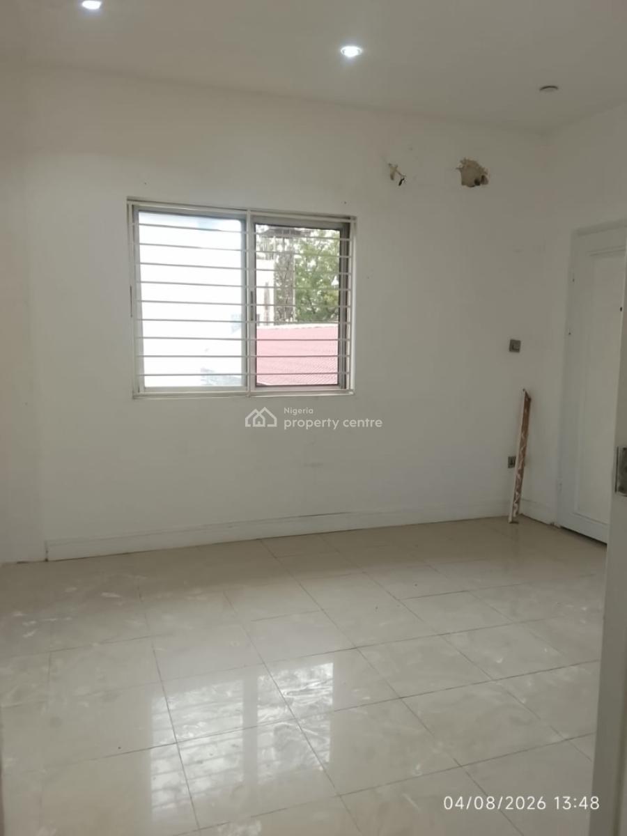 3-bedroom Commercial Apartment Upstairs with Big Balcony, Lekki Phase 1, Lekki, Lagos, Lekki Phase 1, Lekki, Lagos, Office Space for Rent