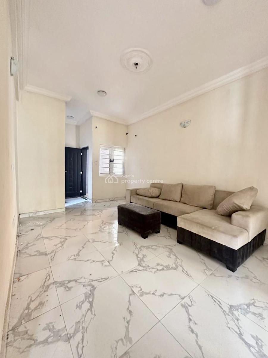 Distress Deal! Spacious 2 Bedroom Apartment, Ikota, Lekki, Lagos, Flat / Apartment for Sale