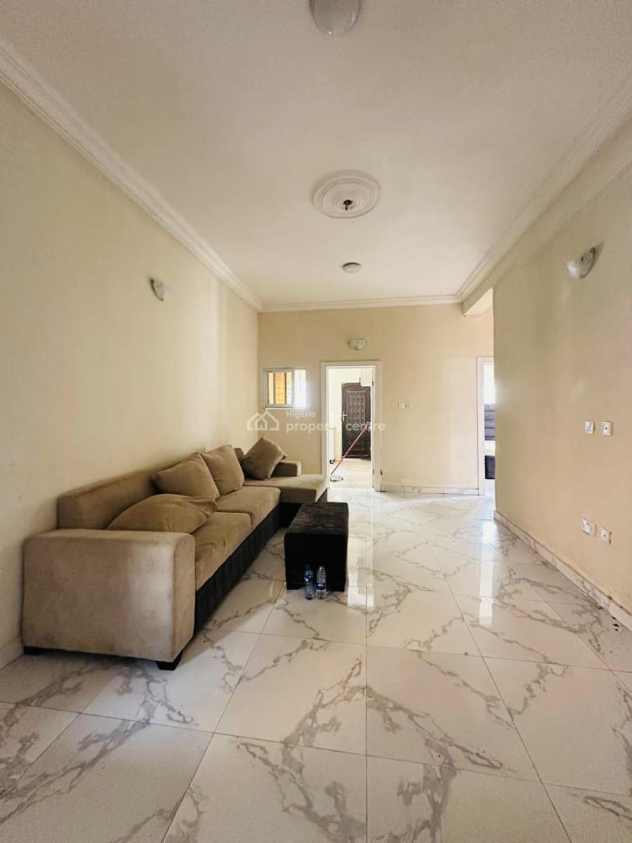 Distress Deal! Spacious 2 Bedroom Apartment, Ikota, Lekki, Lagos, Flat / Apartment for Sale