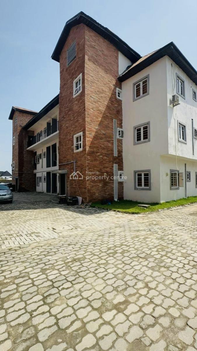 Distress Deal! Spacious 2 Bedroom Apartment, Ikota, Lekki, Lagos, Flat / Apartment for Sale