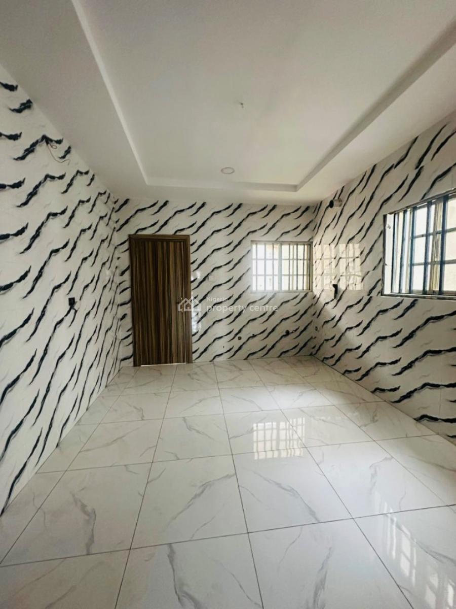 Distress Deal!  Spacious 3 Bedroom Apartment, Ikota, Lekki, Lagos, Flat / Apartment for Sale