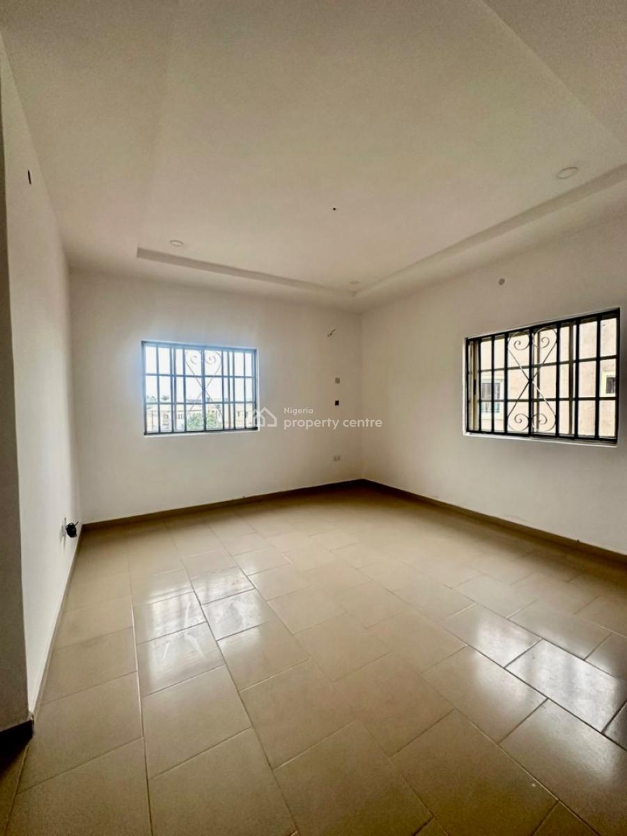Distress Deal!  Spacious 3 Bedroom Apartment, Ikota, Lekki, Lagos, Flat / Apartment for Sale