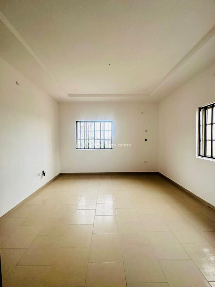 Distress Deal!  Spacious 3 Bedroom Apartment, Ikota, Lekki, Lagos, Flat / Apartment for Sale