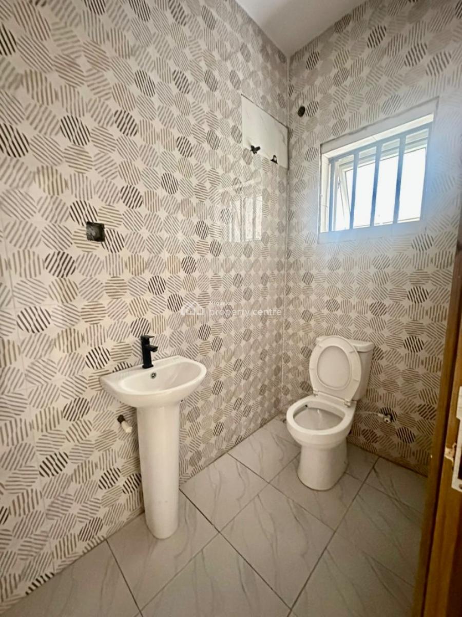 Distress Deal!  Spacious 3 Bedroom Apartment, Ikota, Lekki, Lagos, Flat / Apartment for Sale