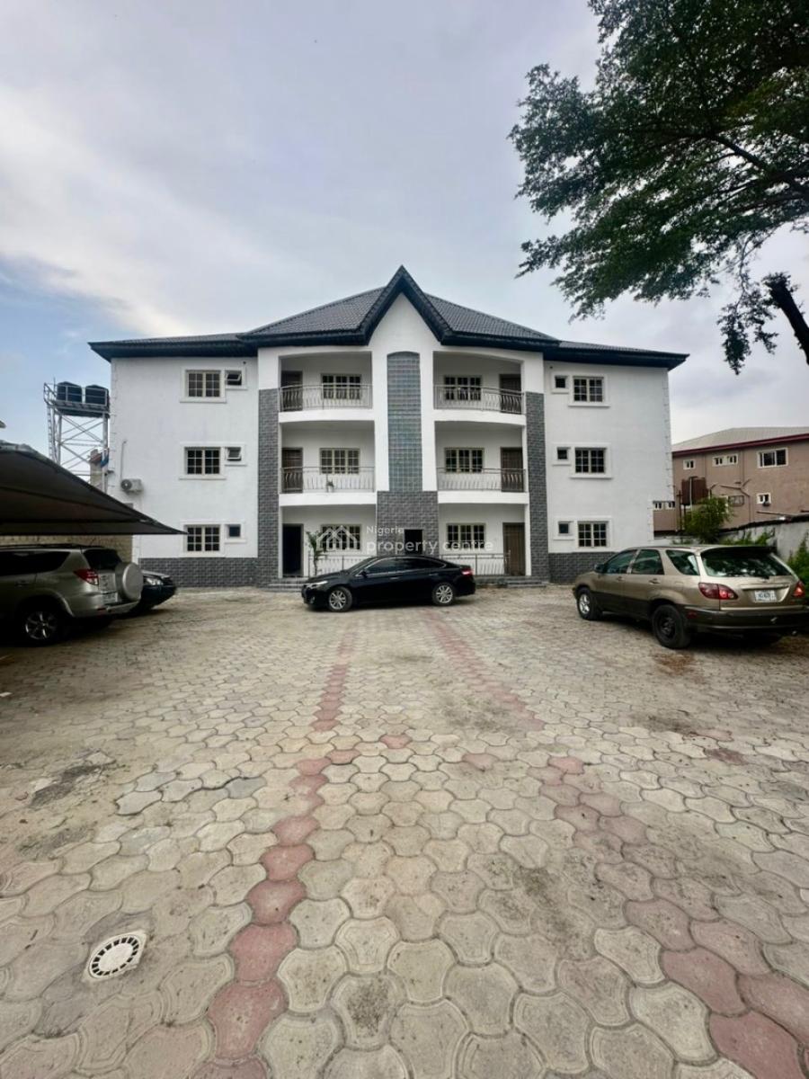 Distress Deal!  Spacious 3 Bedroom Apartment, Ikota, Lekki, Lagos, Flat / Apartment for Sale