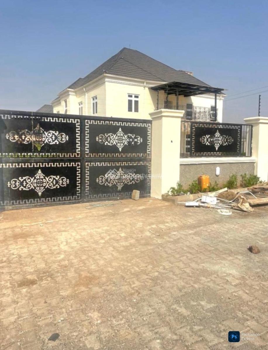 4 Bedrooms Standard Spacious House ( Self Compound), Asokoro District, Abuja, Detached Duplex for Rent