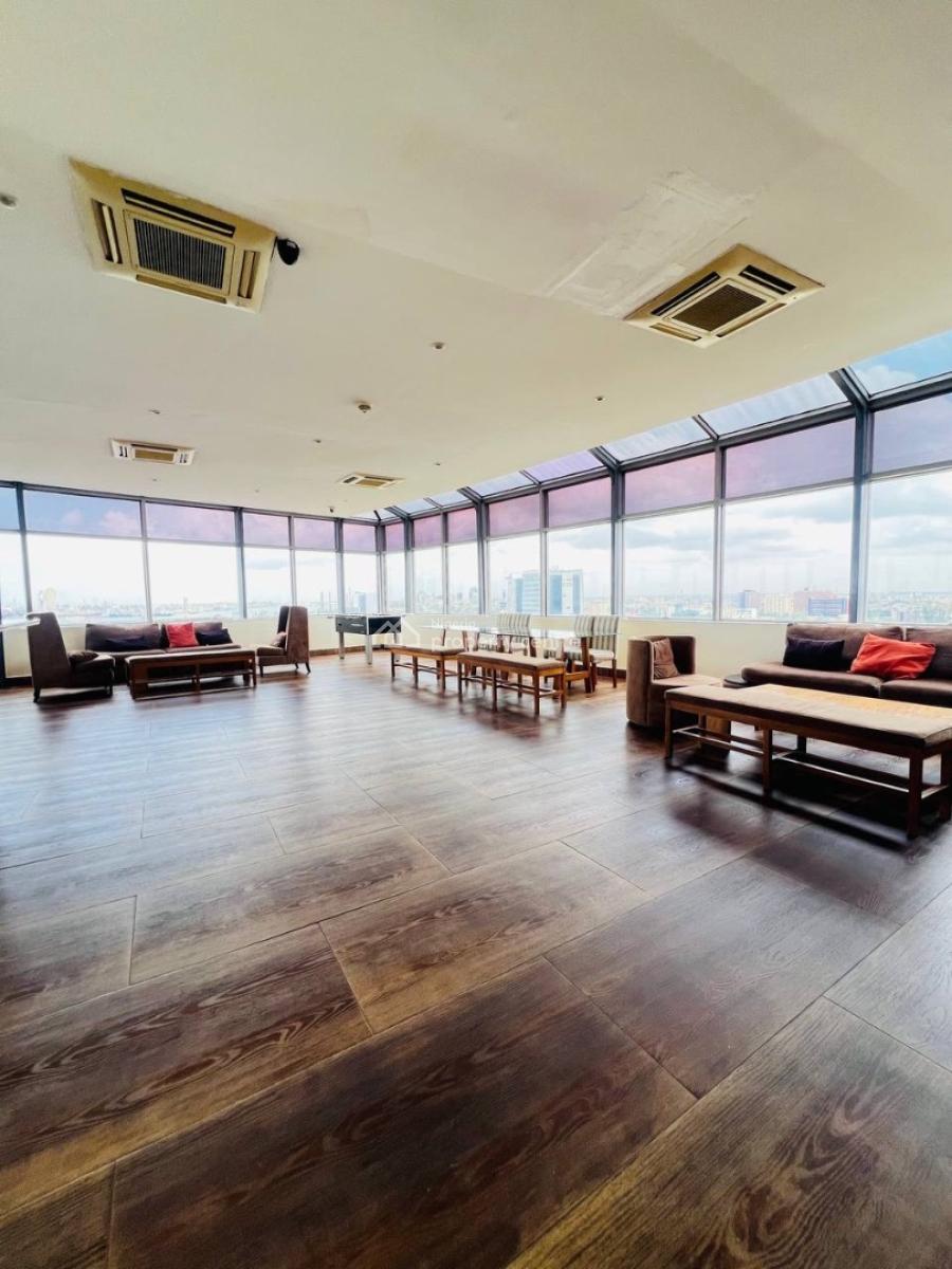 4 Bedroom Penthouse, with Gym & Swimming Pool, Spacious, Service 4bedroom Penthouse., Victoria Island (vi), Lagos, Block of Flats for Sale