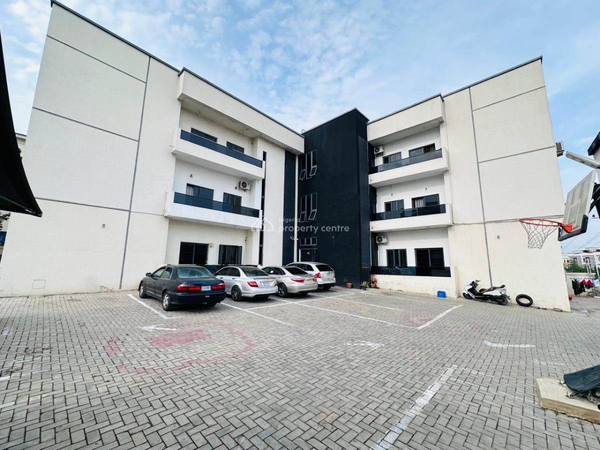 Well Furnished 3 Bedrooms Flat, Gilmor Area, Jahi, Abuja, Flat / Apartment for Sale