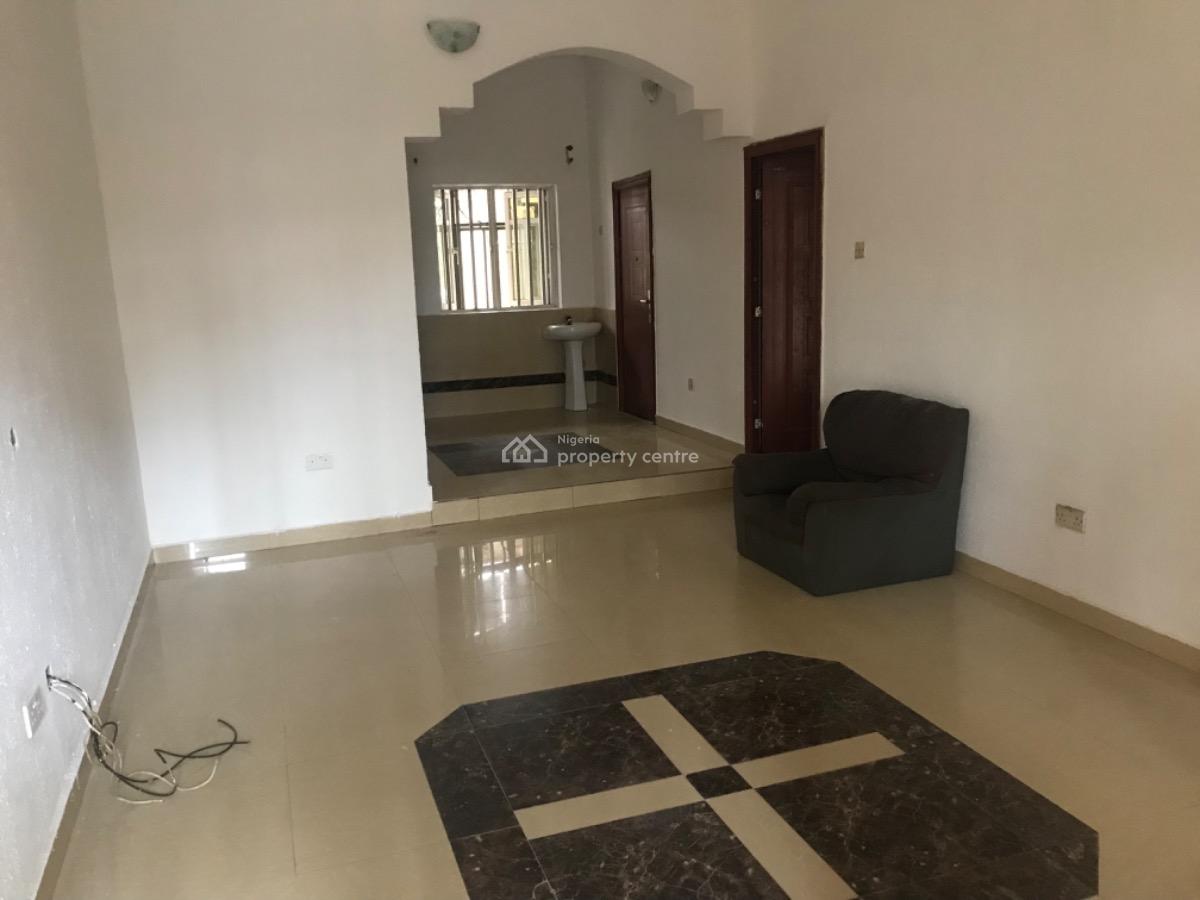 Lovely 3 Bedroom Flat, Akoka, Yaba, Lagos, Flat / Apartment for Rent