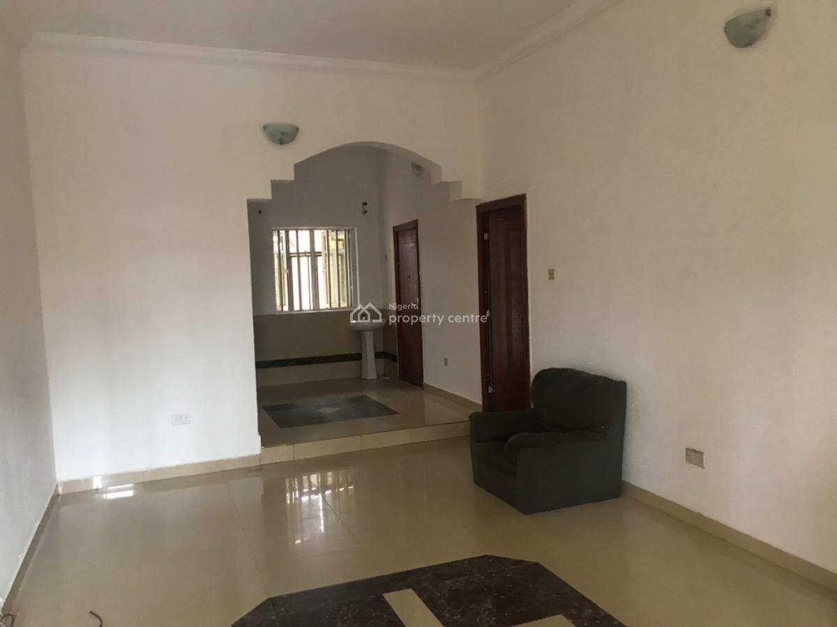 Lovely 3 Bedroom Flat, Akoka, Yaba, Lagos, Flat / Apartment for Rent