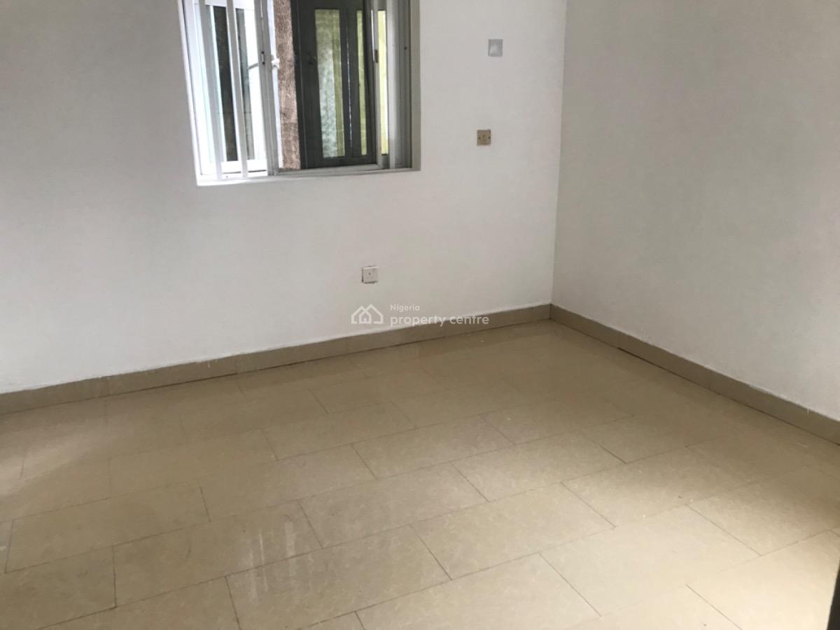 Lovely 3 Bedroom Flat, Akoka, Yaba, Lagos, Flat / Apartment for Rent