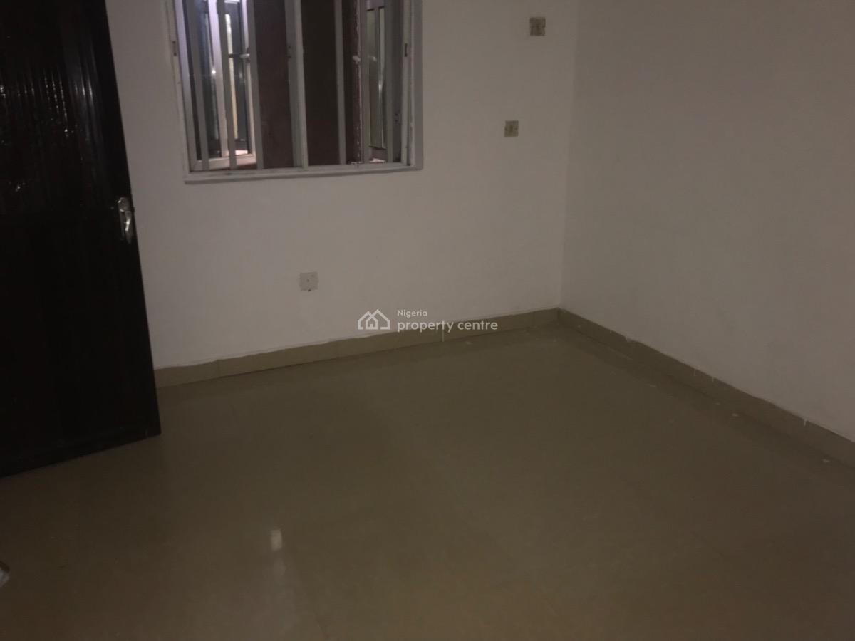 Lovely 3 Bedroom Flat, Akoka, Yaba, Lagos, Flat / Apartment for Rent