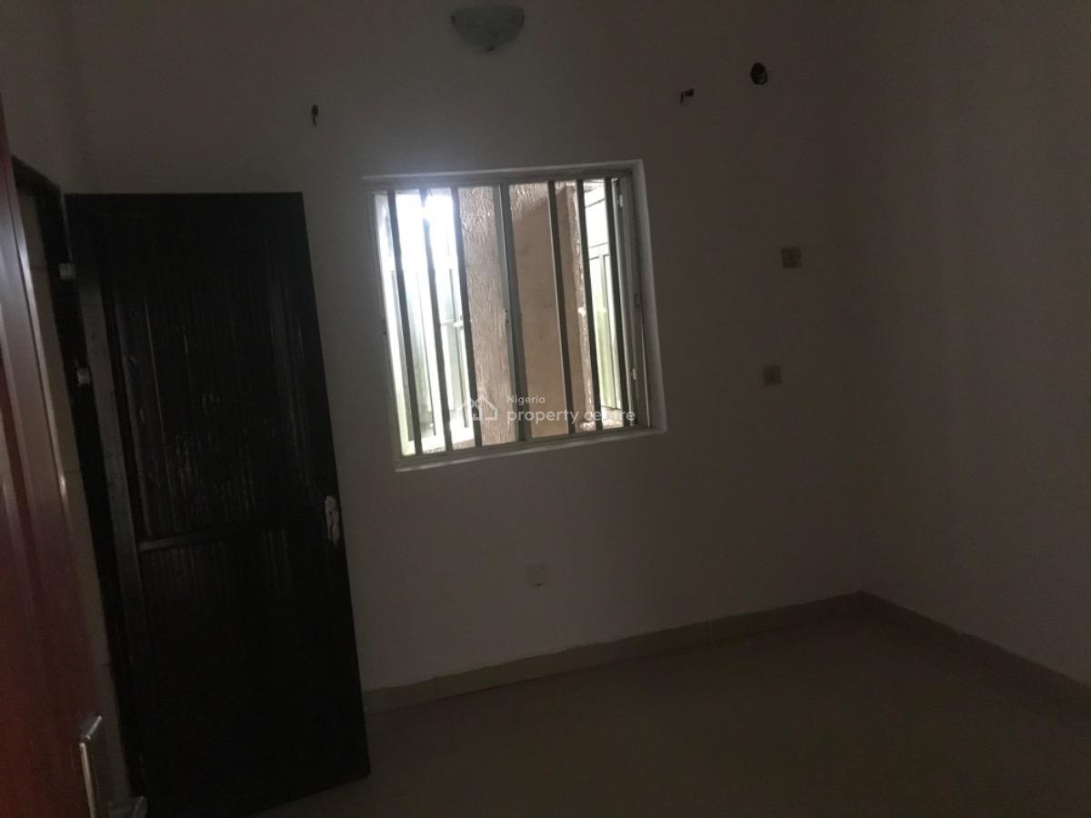 Lovely 3 Bedroom Flat, Akoka, Yaba, Lagos, Flat / Apartment for Rent