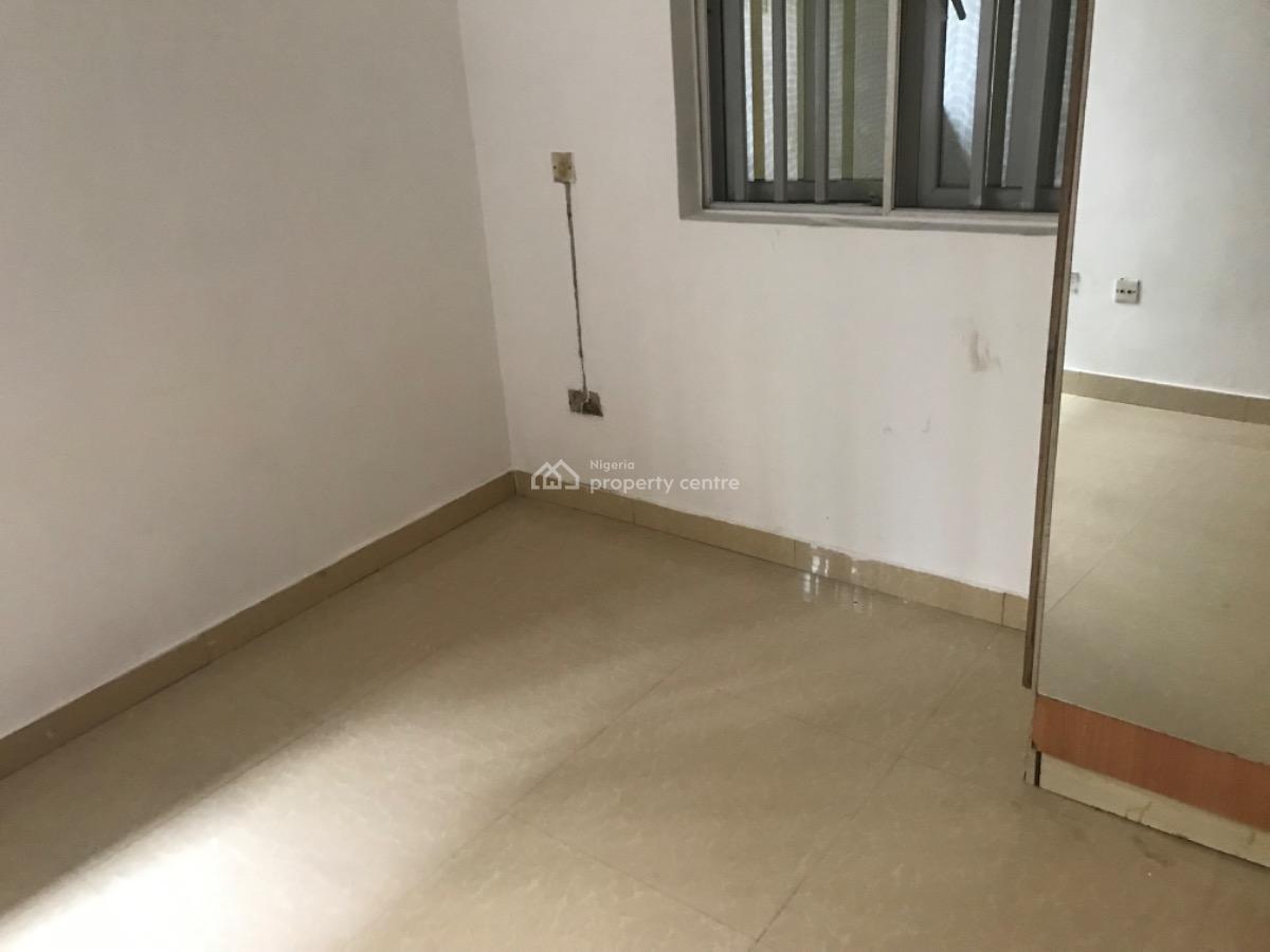 Lovely 3 Bedroom Flat, Akoka, Yaba, Lagos, Flat / Apartment for Rent