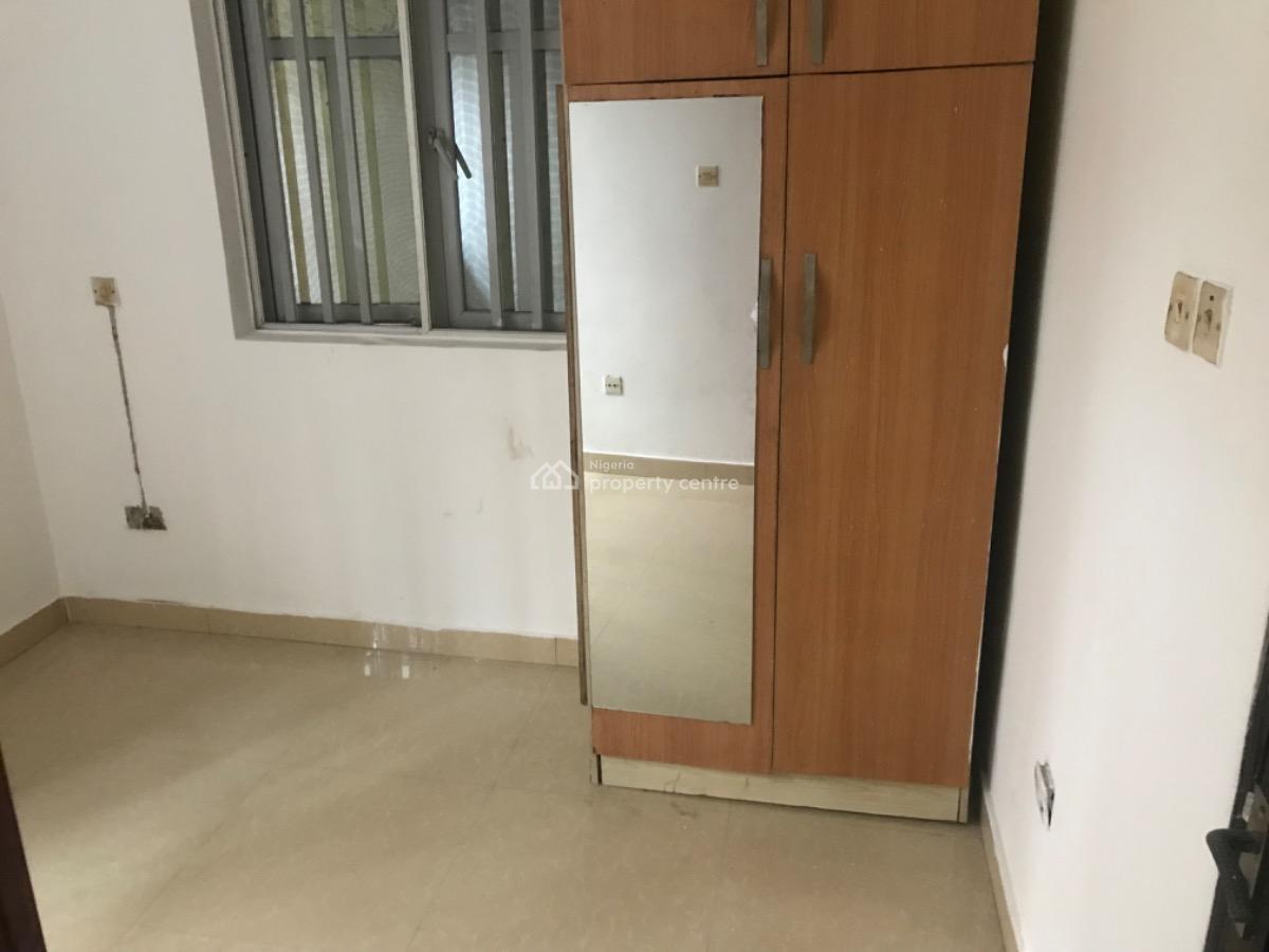 Lovely 3 Bedroom Flat, Akoka, Yaba, Lagos, Flat / Apartment for Rent