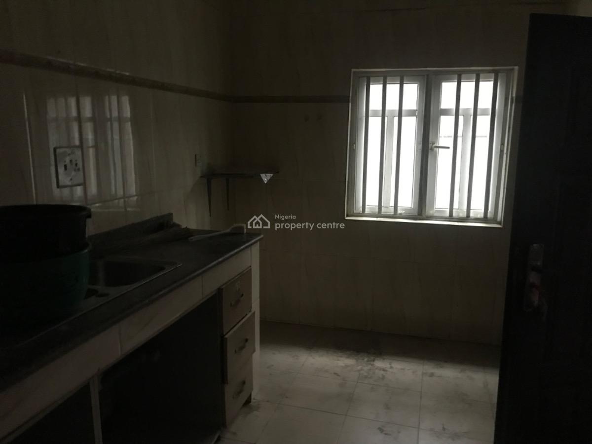 Lovely 3 Bedroom Flat, Akoka, Yaba, Lagos, Flat / Apartment for Rent
