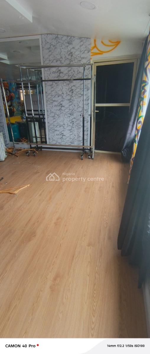 Shop Space Upstairs Facing The Road in Lekki Phase 1, Fola Osibo Road, Lekki Phase 1, Lekki, Lagos, Shop for Rent