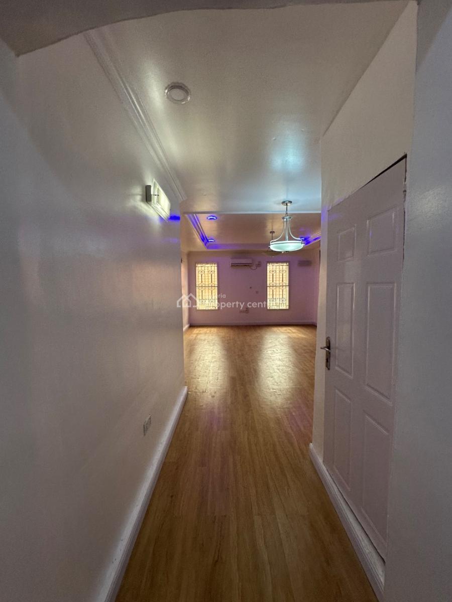 Exquisite Two Bedroom Flat with Aircon(last Floor), Lekki Phase 1, Lekki, Lagos, Flat / Apartment for Rent