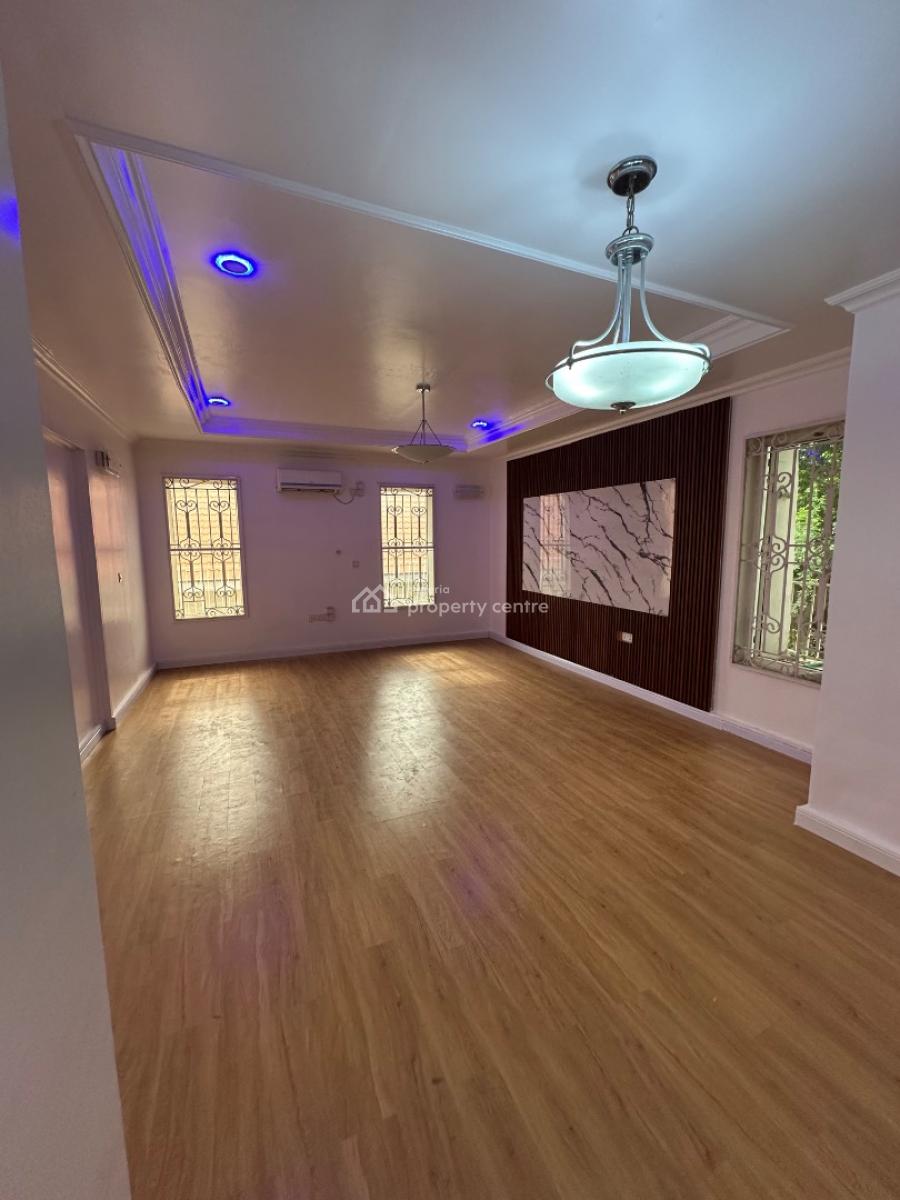 Exquisite Two Bedroom Flat with Aircon(last Floor), Lekki Phase 1, Lekki, Lagos, Flat / Apartment for Rent