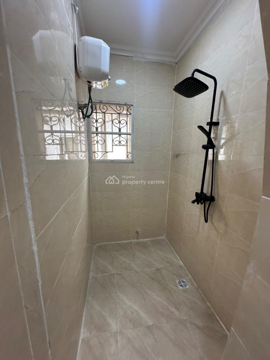 Exquisite Two Bedroom Flat with Aircon(last Floor), Lekki Phase 1, Lekki, Lagos, Flat / Apartment for Rent