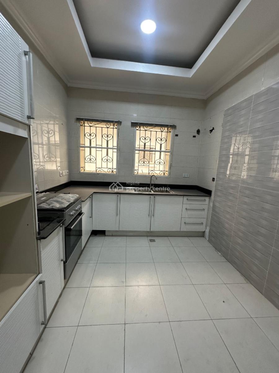 Exquisite Two Bedroom Flat with Aircon(last Floor), Lekki Phase 1, Lekki, Lagos, Flat / Apartment for Rent