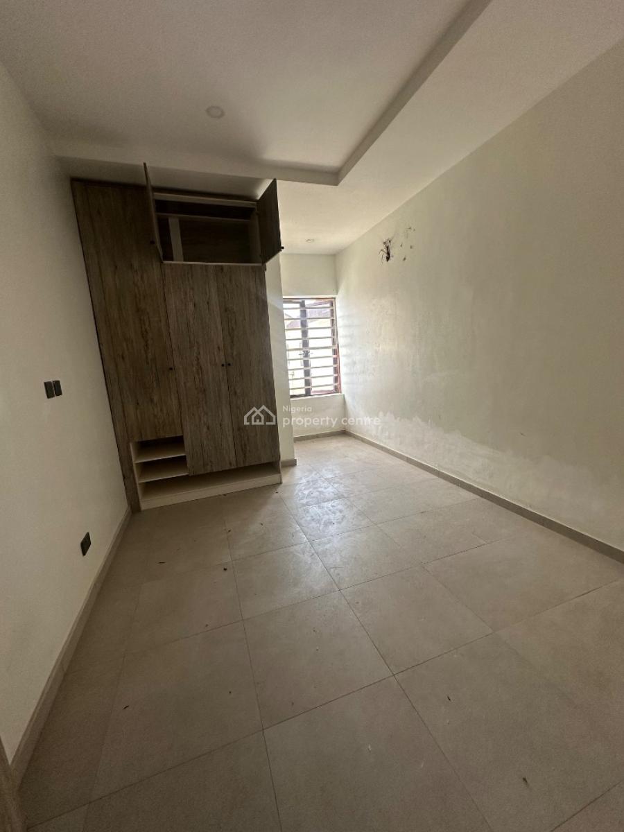 Nice Semi Masters Room Upstairs, Orchid Road, Lekki Phase 1, Lekki, Lagos, Terraced Duplex for Rent