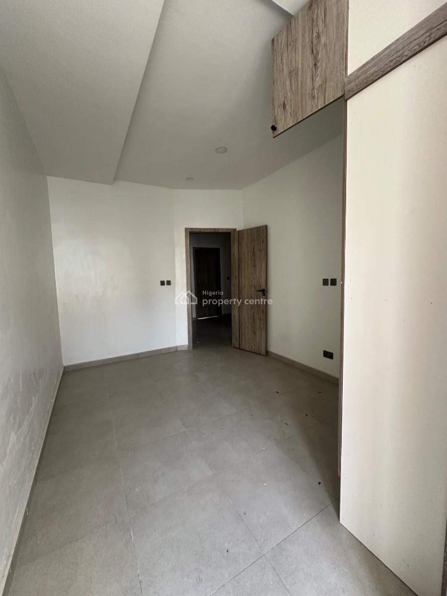 Nice Semi Masters Room Upstairs, Orchid Road, Lekki Phase 1, Lekki, Lagos, Terraced Duplex for Rent