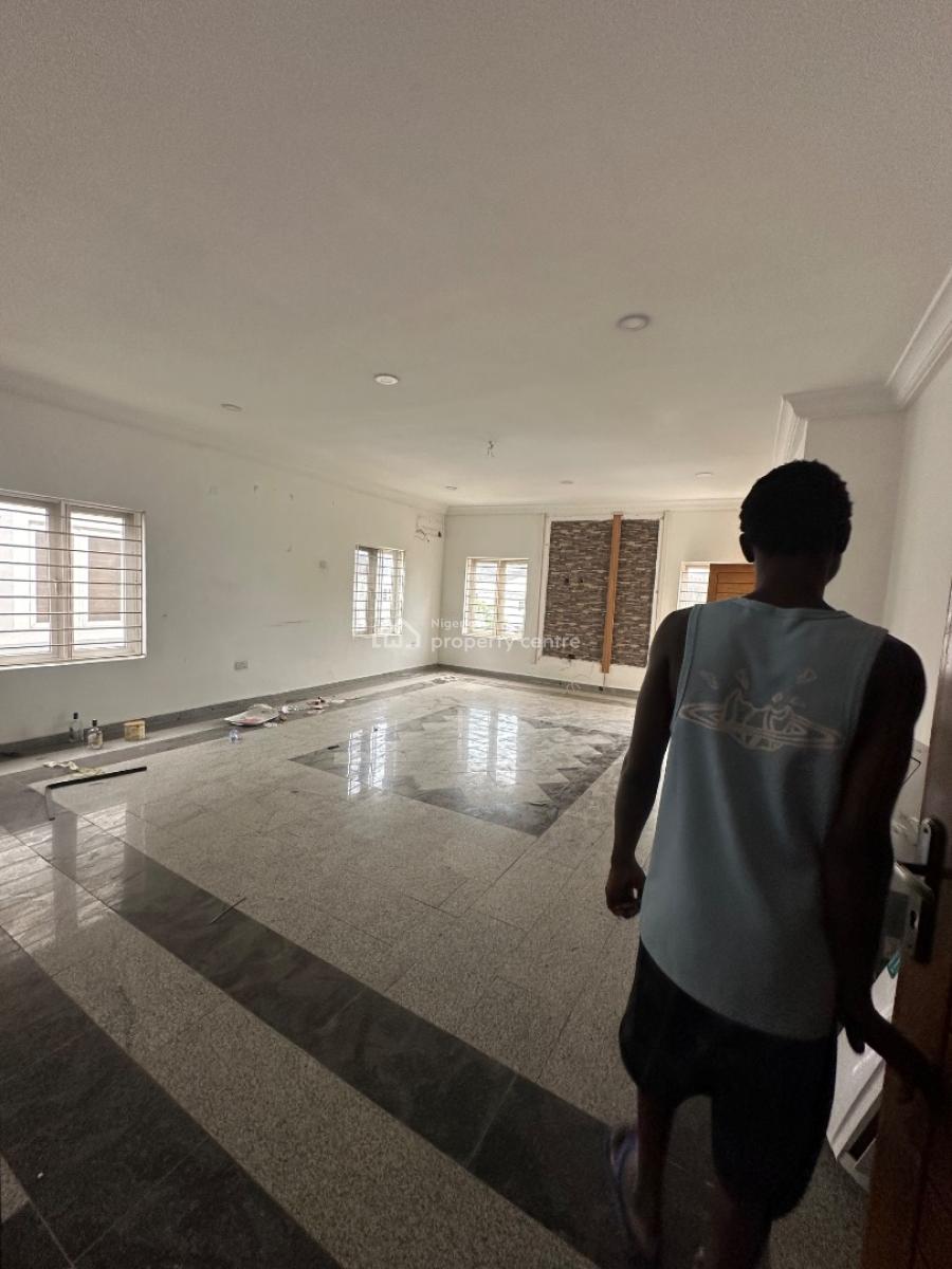 Exquisite Three Bedroom Flat with Aircon and Bq, Lekki Phase 1, Lekki, Lagos, Flat / Apartment for Rent