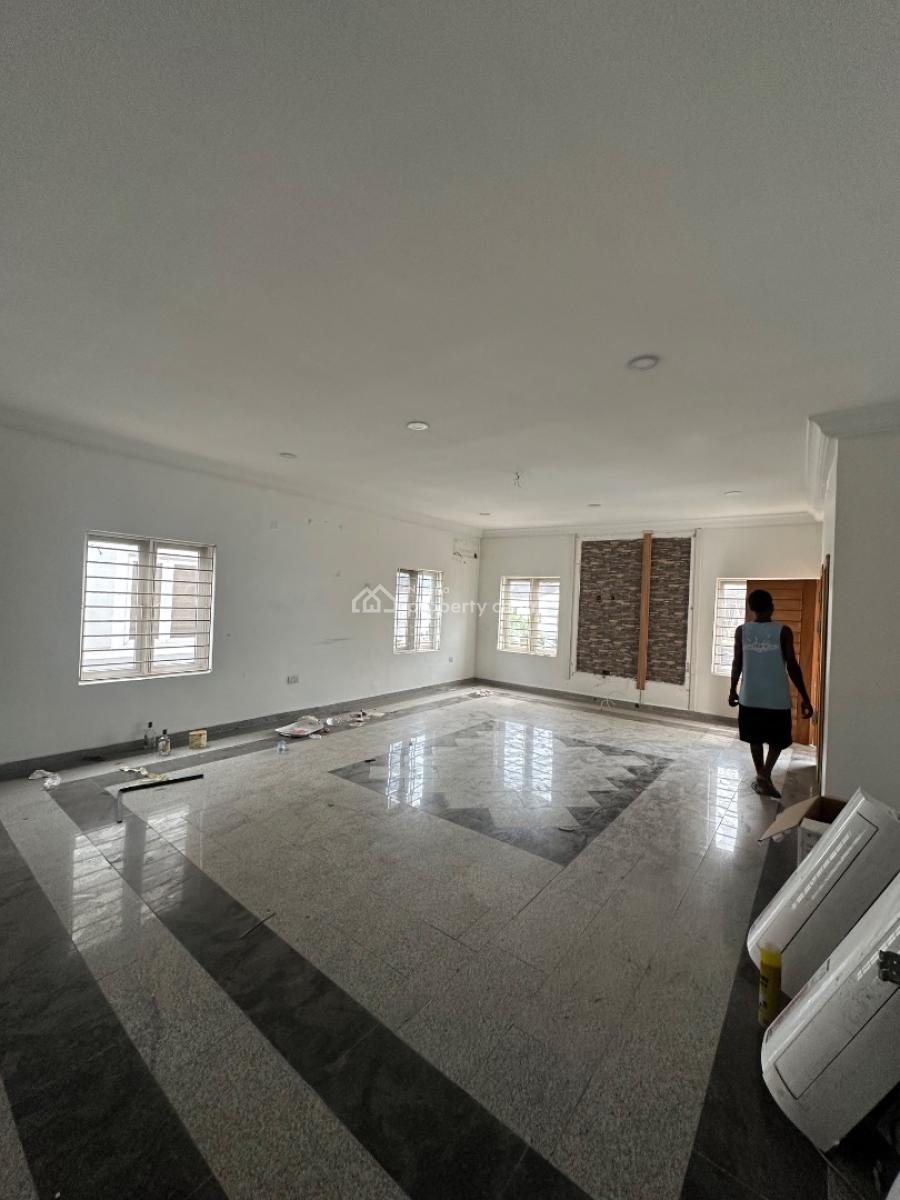 Exquisite Three Bedroom Flat with Aircon and Bq, Lekki Phase 1, Lekki, Lagos, Flat / Apartment for Rent