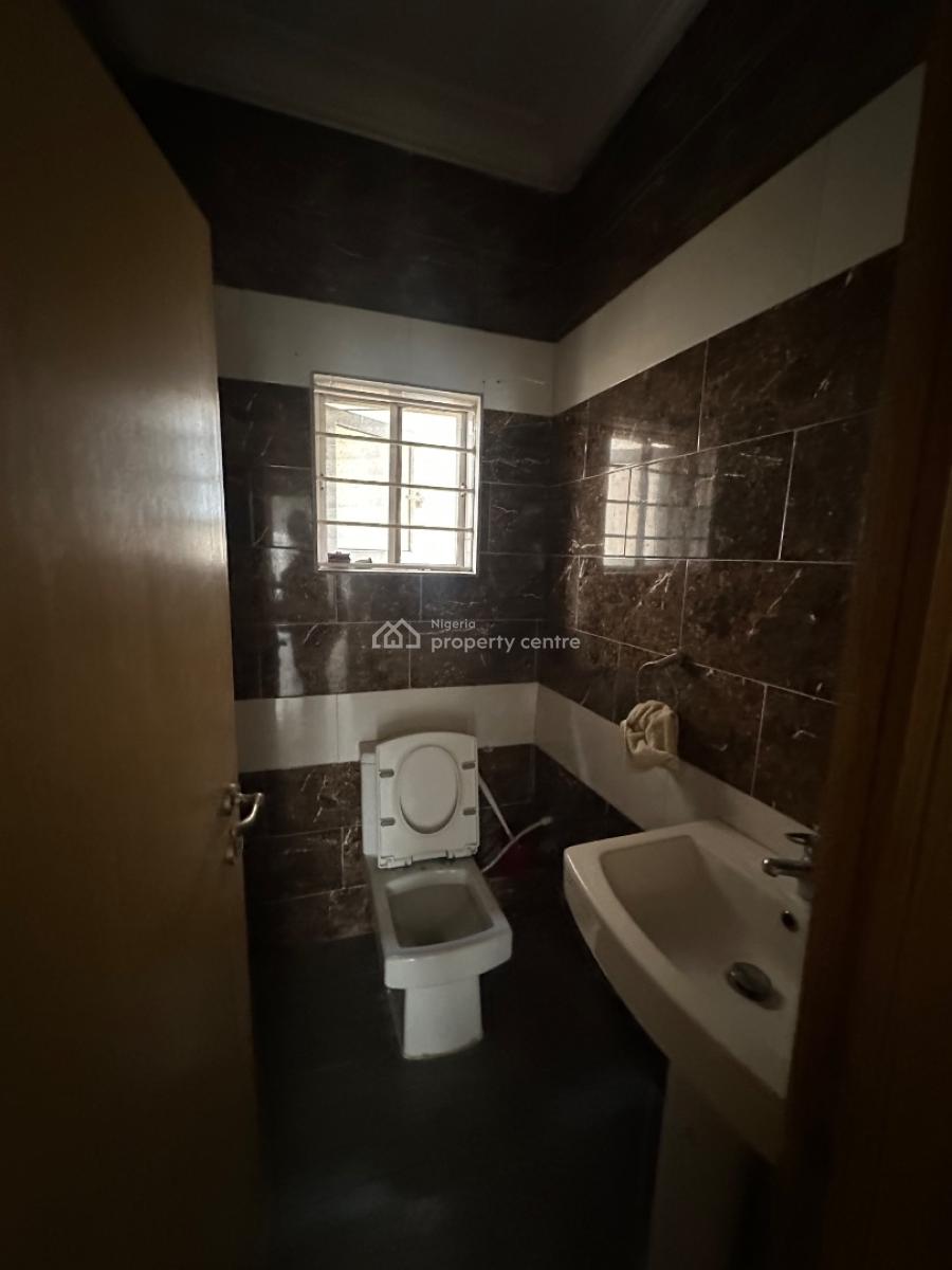 Exquisite Three Bedroom Flat with Aircon and Bq, Lekki Phase 1, Lekki, Lagos, Flat / Apartment for Rent