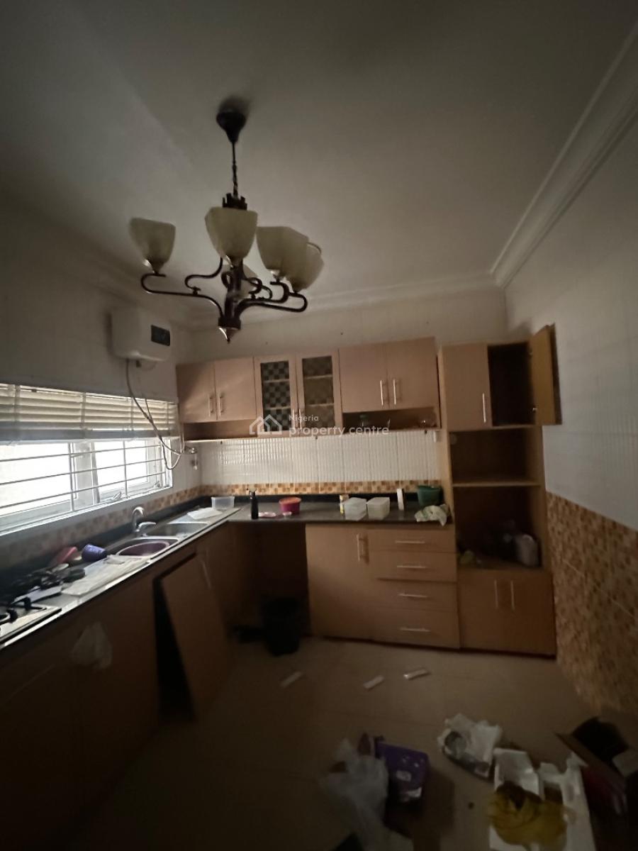 Exquisite Three Bedroom Flat with Aircon and Bq, Lekki Phase 1, Lekki, Lagos, Flat / Apartment for Rent