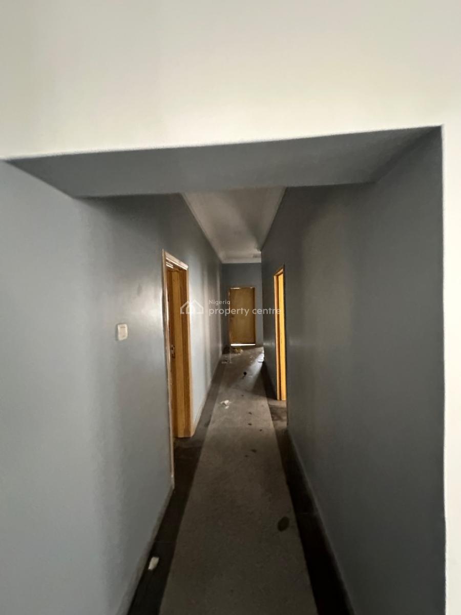 Exquisite Three Bedroom Flat with Aircon and Bq, Lekki Phase 1, Lekki, Lagos, Flat / Apartment for Rent