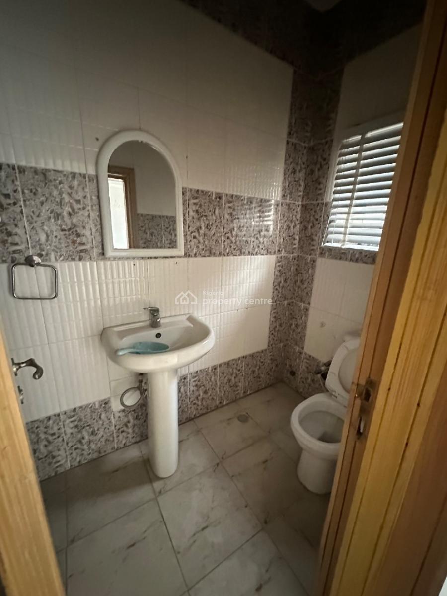 Exquisite Three Bedroom Flat with Aircon and Bq, Lekki Phase 1, Lekki, Lagos, Flat / Apartment for Rent