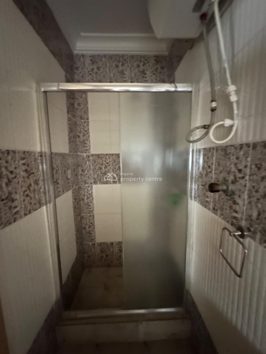 Exquisite Three Bedroom Flat with Aircon and Bq, Lekki Phase 1, Lekki, Lagos, Flat / Apartment for Rent