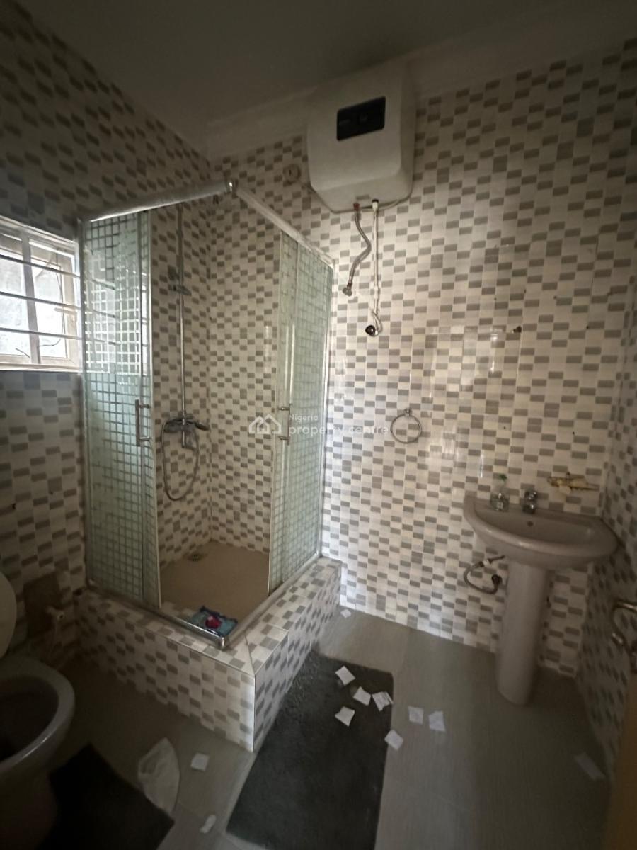 Exquisite Three Bedroom Flat with Aircon and Bq, Lekki Phase 1, Lekki, Lagos, Flat / Apartment for Rent