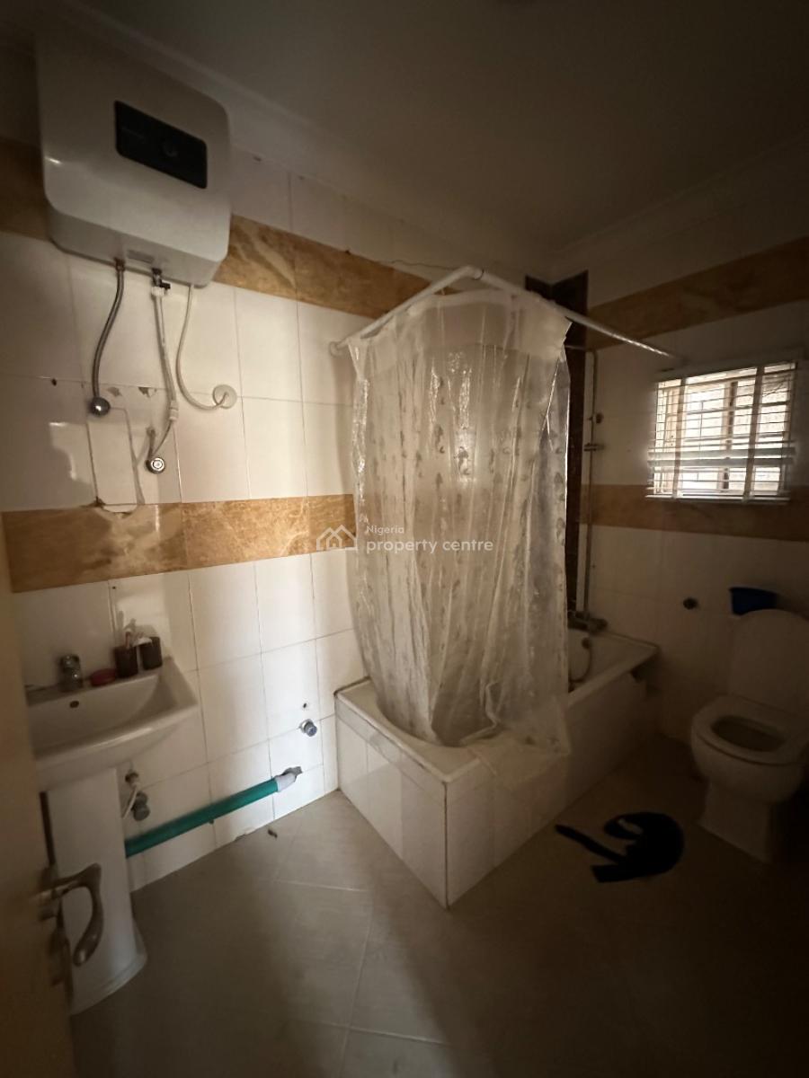 Exquisite Three Bedroom Flat with Aircon and Bq, Lekki Phase 1, Lekki, Lagos, Flat / Apartment for Rent