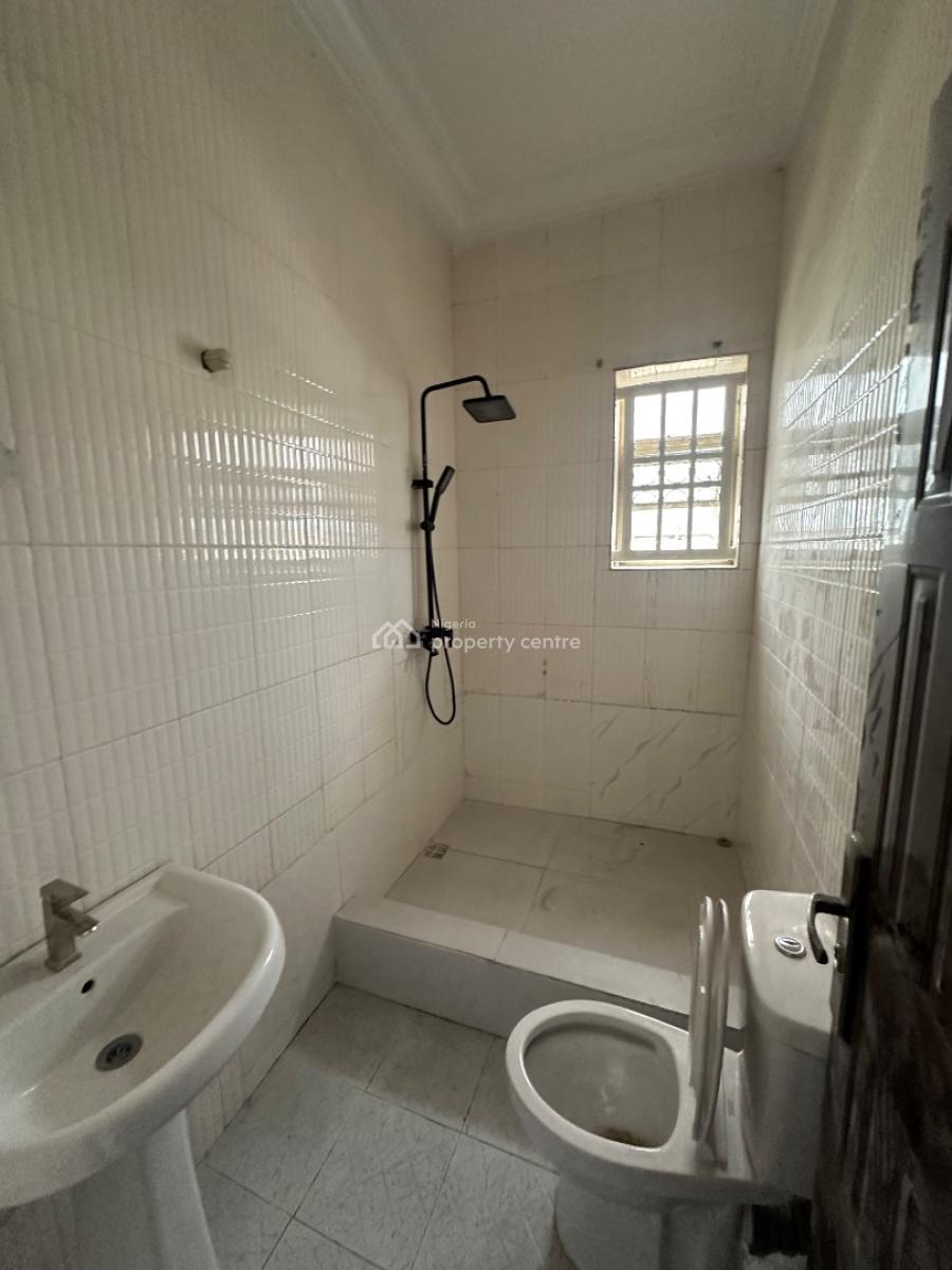 Exquisite Two Bedroom Flat(upstairs), Lekki, Lagos, Flat / Apartment for Rent