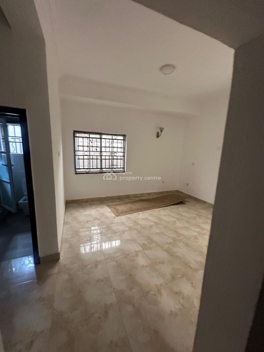 Exquisite Three Bedroom Flat, Lekki Phase 1, Lekki, Lagos, Flat / Apartment for Rent