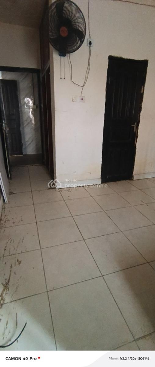 Clean Room Selfcon in Lekki Phase 1, Off Road 14, Lekki Phase 1, Lekki, Lagos, Self Contain (single Rooms) for Rent