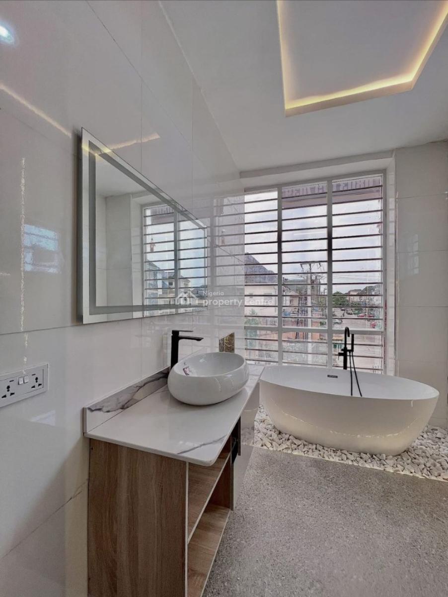 Exclusively Finished 5 Bedrooms Detached Luxury Home & Pool, Chevron, Lekki, Lagos, Detached Duplex for Sale