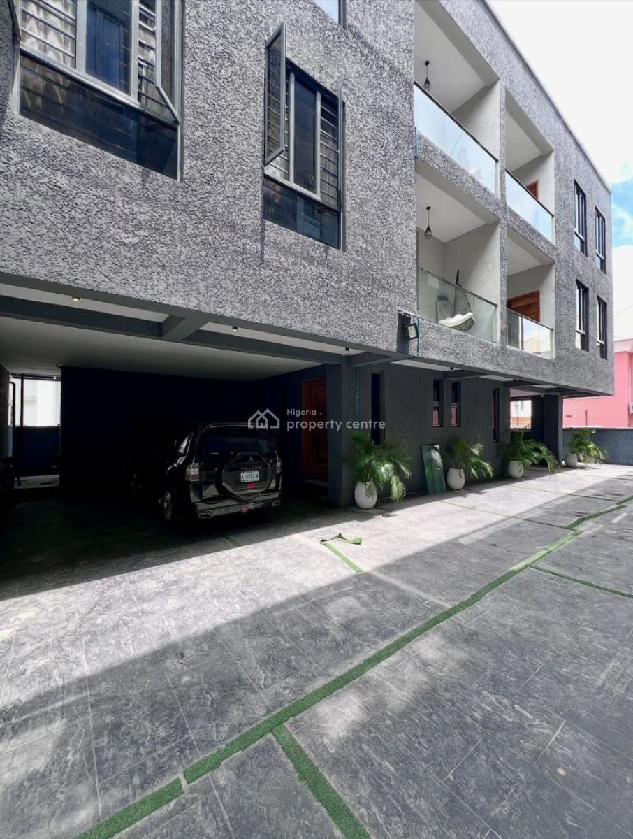 4 Bedrooms Terrace  Duplex, Lekki Phase 1, Lekki, Lagos, Terraced Duplex for Sale