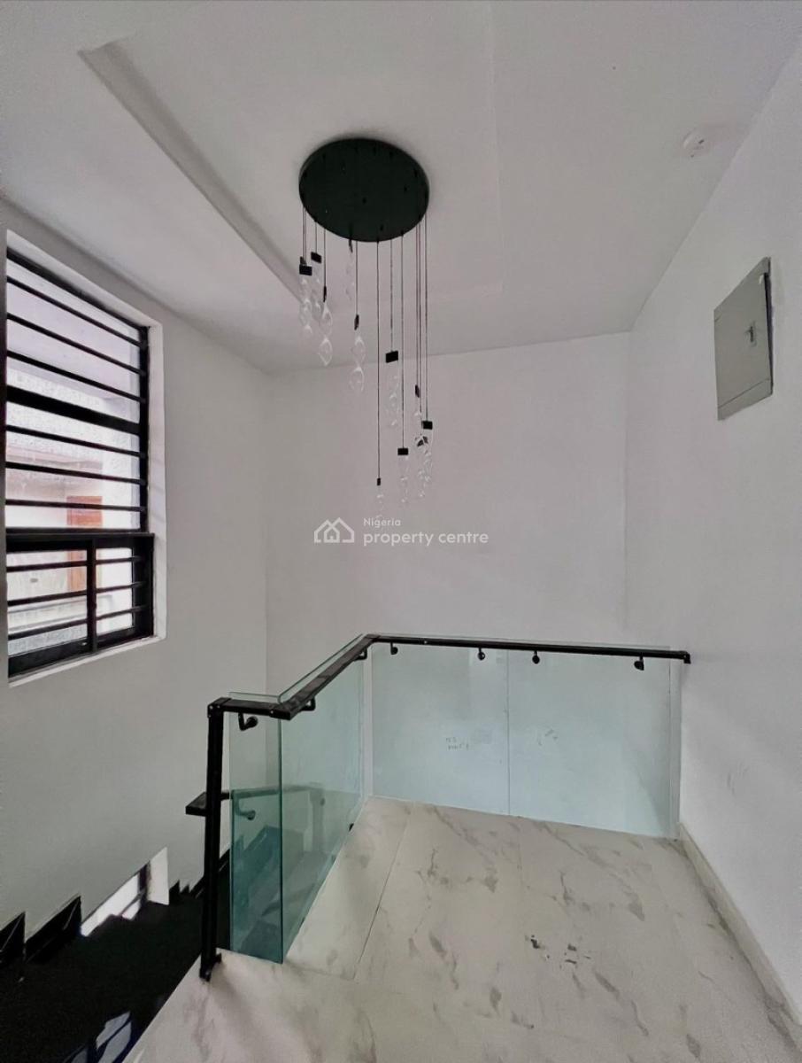 4 Bedrooms Terrace  Duplex, Lekki Phase 1, Lekki, Lagos, Terraced Duplex for Sale