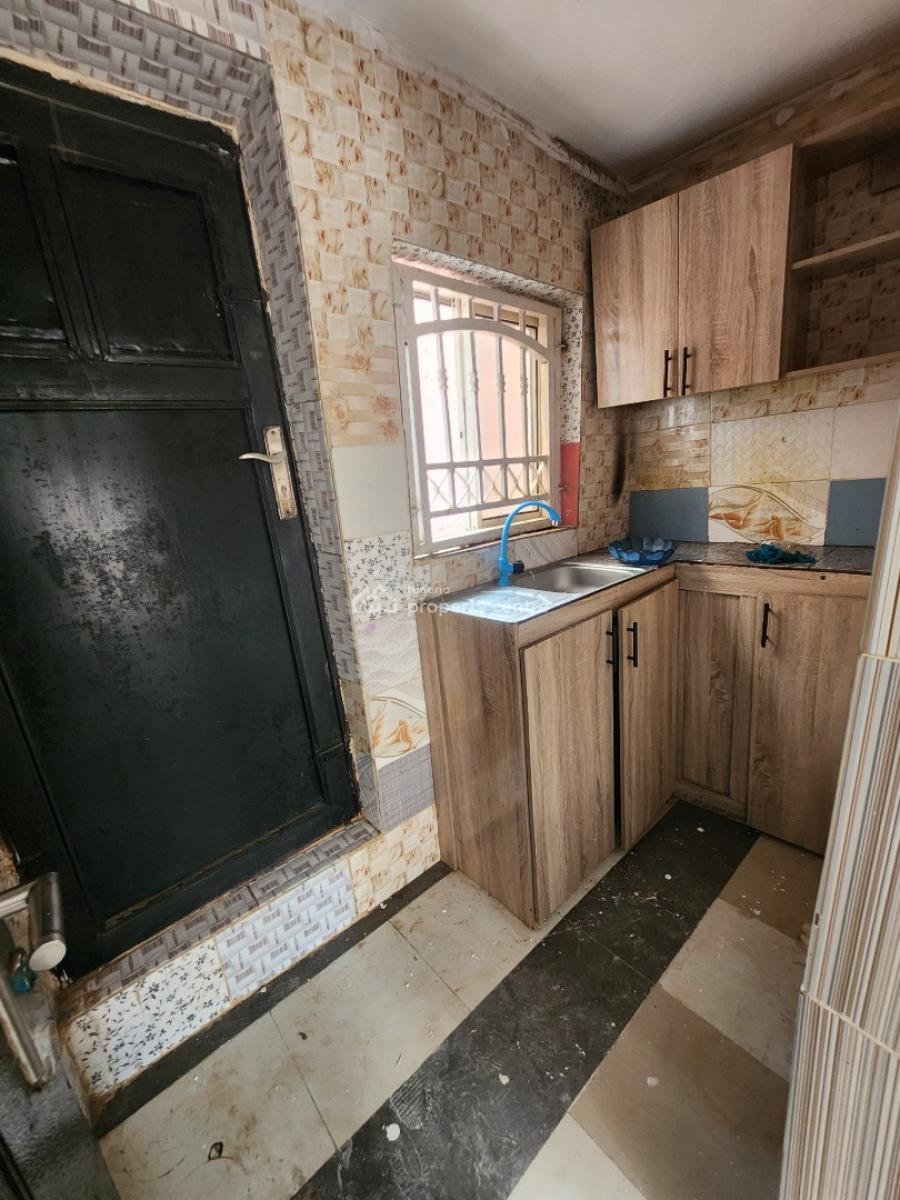 Luxury Self Contain, Off Citizens Avenue, Dawaki, Gwarinpa, Abuja, Self Contain (single Rooms) for Rent