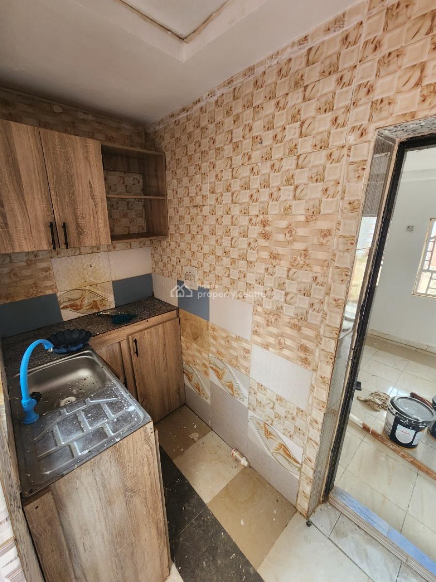 Luxury Self Contain, Off Citizens Avenue, Dawaki, Gwarinpa, Abuja, Self Contain (single Rooms) for Rent