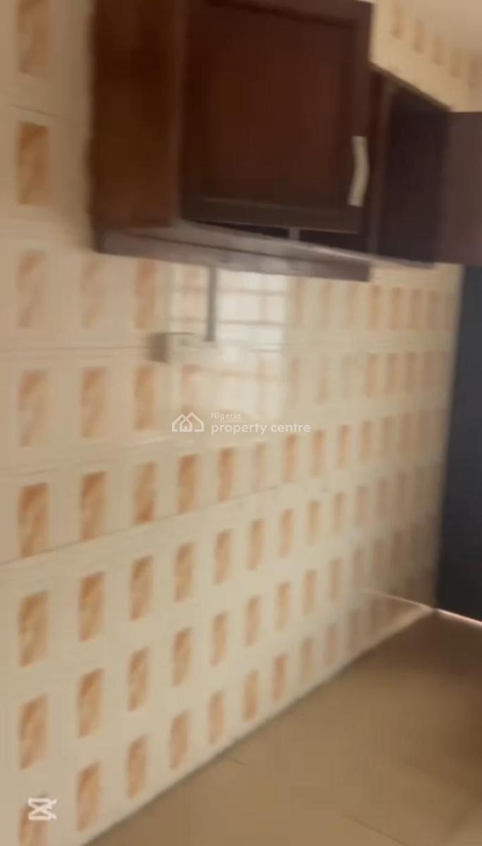 Lovely 3 Bedroom Flat, Gra Phase 2, Magodo, Lagos, Flat / Apartment for Rent